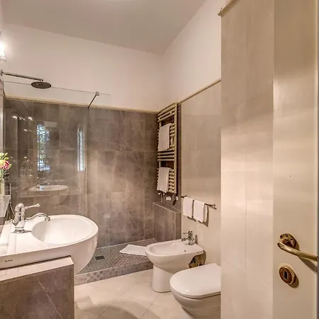 Apartment Palazzo Marescalchi Belli, Vicino Piazza Di Spagna Rome