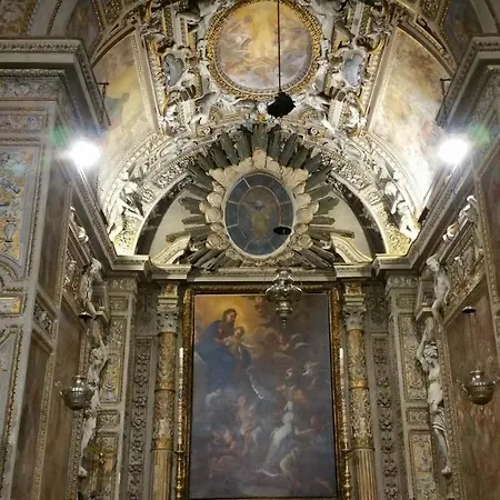 Palazzo Marescalchi Belli, Vicino Piazza Di Spagna