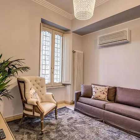 Apartment Palazzo Marescalchi Belli, Vicino Piazza Di Spagna Rome