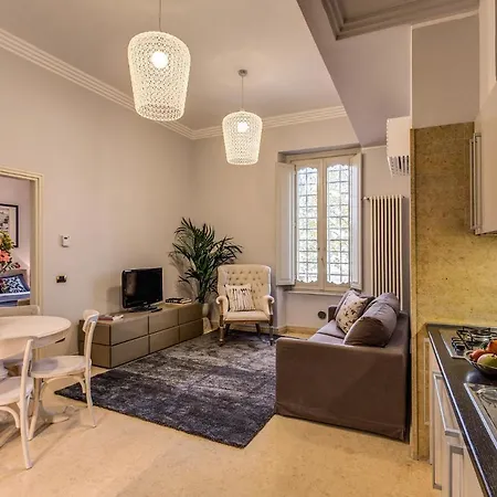 Palazzo Marescalchi Belli, Vicino Piazza Di Spagna Apartment